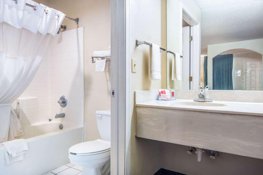 Econo Lodge Inn & Suites Sweetwater I-20 מראה חיצוני תמונה