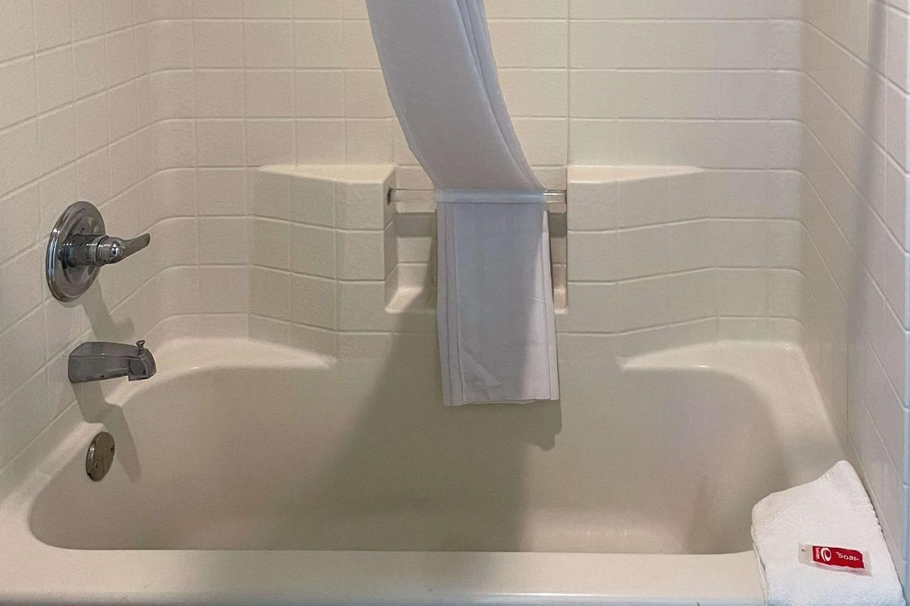 Econo Lodge Inn & Suites Sweetwater I-20 מראה חיצוני תמונה